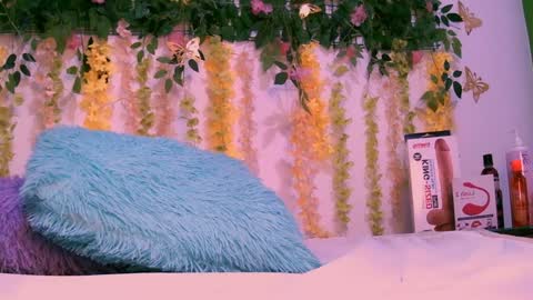 Snapshot of crysrus chatting on January 17, 1:04 am crysrus online show from January 17, 1:04 am