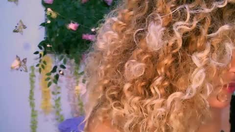 Snapshot of crysrus chatting on February 16, 1:58 am crysrus online show from February 16, 1:58 am