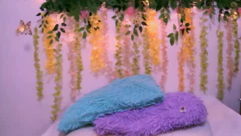 Snapshot of crysrus chatting on February 28, 3:26 am crysrus online show from February 28, 3:26 am