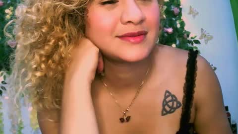 Snapshot of crysrus chatting on March 2, 12:09 am crysrus online show from March 2, 12:09 am