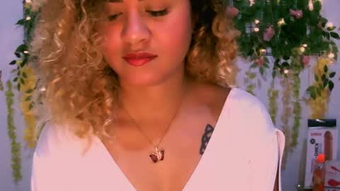 Snapshot of crysrus chatting on March 2, 9:54 pm crysrus online show from March 2, 9:54 pm