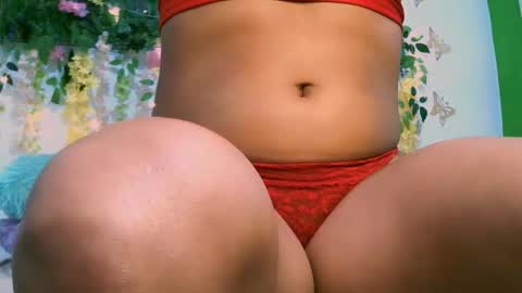 Snapshot of crysrus chatting on March 5, 2:57 am crysrus online show from March 5, 2:57 am