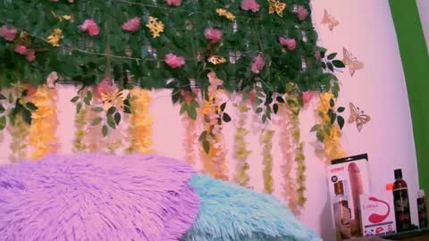 Snapshot of crysrus chatting on September 27, 2:05 am crysrus online show from September 27, 2:05 am