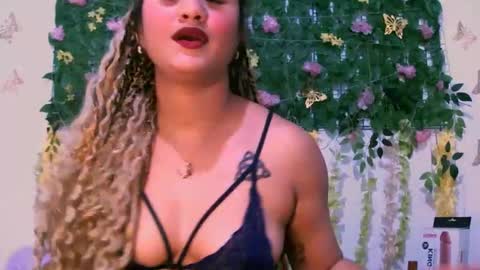 Snapshot of crysrus chatting on September 28, 12:49 am crysrus online show from September 28, 12:49 am