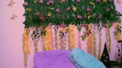 Snapshot of crysrus chatting on October 7, 12:41 am crysrus online show from October 7, 12:41 am