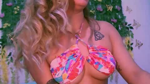 crysrus online show from January 18, 10:57 pm