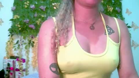 crysrus online show from May 18, 12:18 am