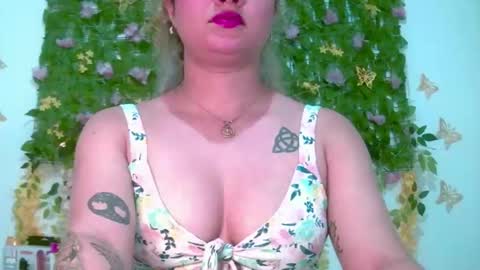 crysrus online show from May 18, 8:03 pm