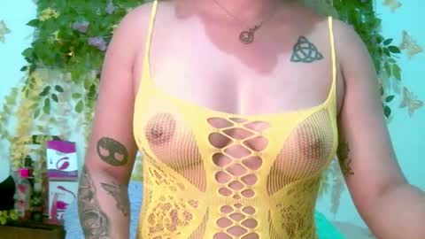crysrus online show from May 24, 10:59 pm