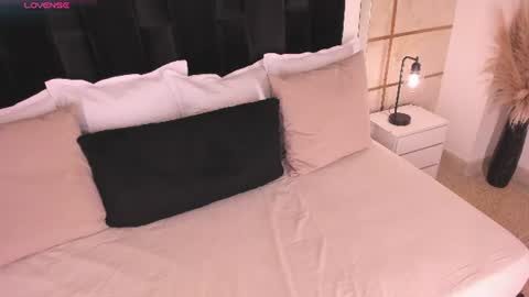Crystal Rose  online show from June 27, 3:44 am