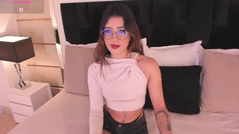 Crystal Rose  online show from August 1, 3:39 am