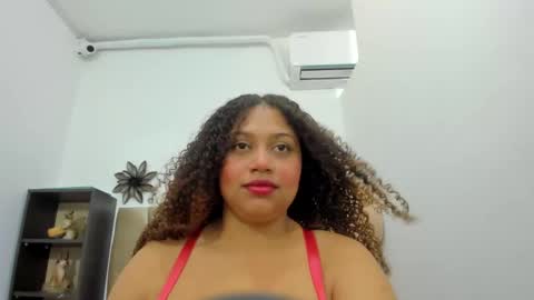 crystal_butterfly1 online show from February 16, 2:43 pm