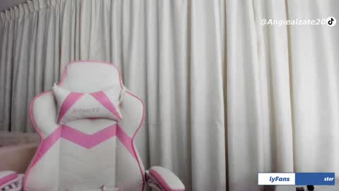 angie  online show from December 21, 3:24 am