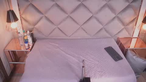 crystal_gilton online show from July 13, 7:05 pm
