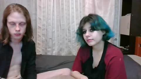 Snapshot of crystal_porn_love chatting on January 24, 10:08 pm Crystal and Marcl online show from January 24, 10:08 pm
