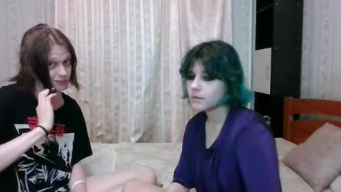 Snapshot of crystal_porn_love chatting on January 27, 9:22 pm Crystal and Marcl online show from January 27, 9:22 pm