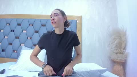 crystal_sm online show from June 9, 3:07 am