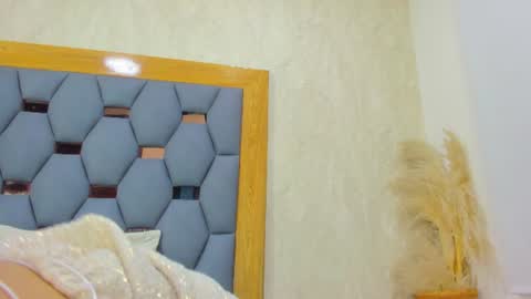 crystal_sm online show from July 14, 3:11 am