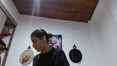 Crystal Blaze online show from February 19, 12:39 am