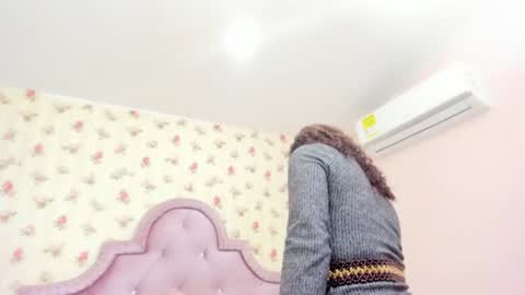 Snapshot of crystal_watson0 chatting on June 19, 2:32 pm Milf Latina online show from June 19, 2:32 pm
