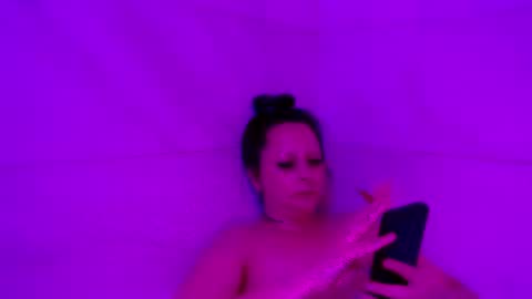 crystalbarbie214 online show from May 2, 8:08 am