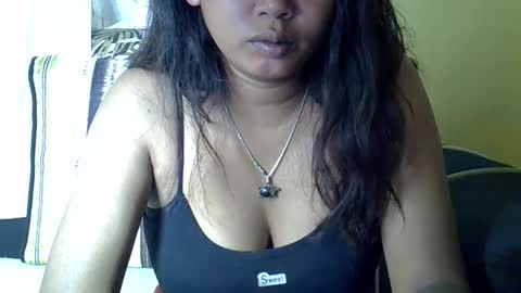 crystalbellax online show from May 13, 7:06 am