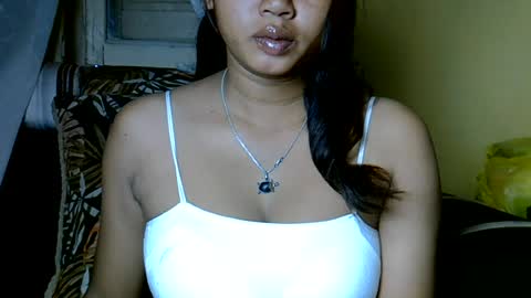 crystalbellax online show from June 28, 5:46 am