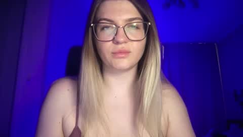 crystalblush01 online show from March 25, 2:56 pm