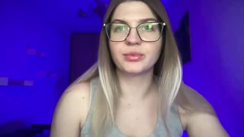 crystalblush01 online show from April 25, 12:30 pm