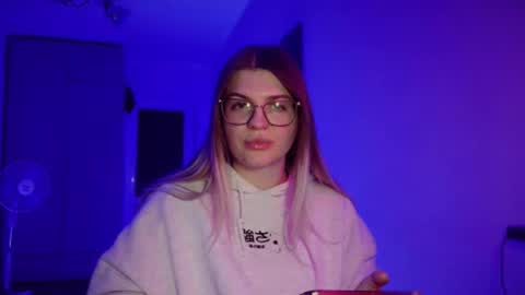 crystalblush01 online show from April 30, 8:57 pm