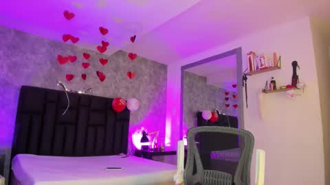 Crystal online show from February 18, 3:52 pm