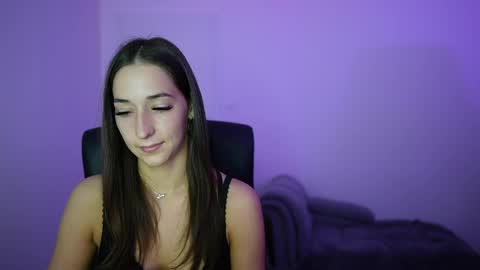 Snapshot of crystalbrunette18 chatting on May 17, 12:56 pm Crystalbrunette18 online show from May 17, 12:56 pm