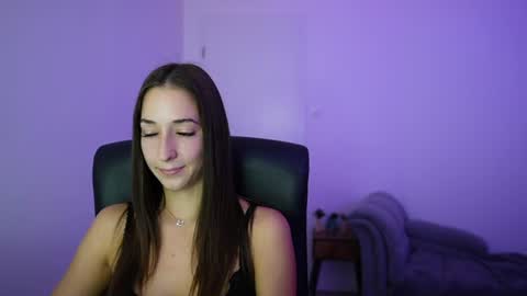 Snapshot of crystalbrunette18 chatting on July 10, 1:03 pm Crystalbrunette18 online show from July 10, 1:03 pm