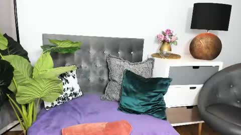 Crystal online show from June 27, 4:39 am