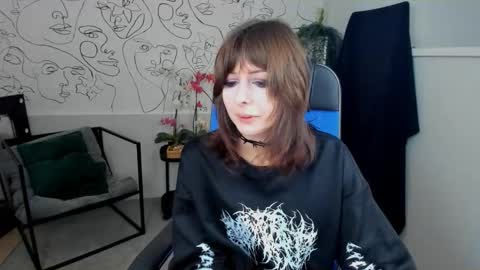 crystallbloom online show from September 30, 1:54 am