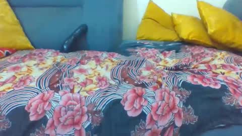 Snapshot of crystallgem chatting on April 18, 10:43 pm crystallgem online show from April 18, 10:43 pm