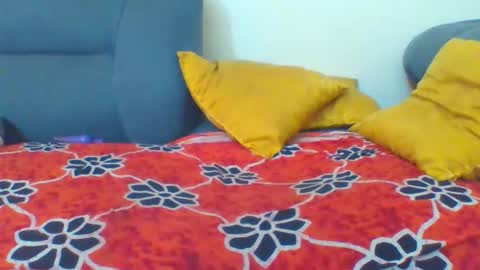 Snapshot of crystallgem chatting on April 21, 4:41 am crystallgem online show from April 21, 4:41 am