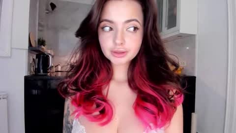 Snapshot of crystalnova_ chatting on November 16, 5:40 pm Kristina online show from November 16, 5:40 pm