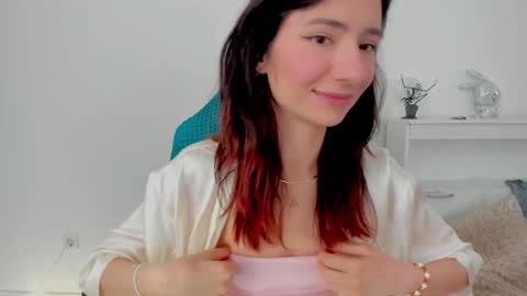 Snapshot of crystalnut chatting on November 16, 3:01 am Maria online show from November 16, 3:01 am