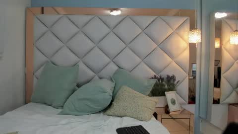 Crystal online show from May 27, 1:57 am
