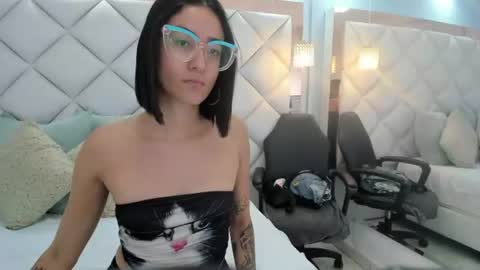 Crystal online show from June 13, 9:46 pm
