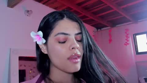 Snapshot of crystalvans chatting on October 15, 12:05 pm Cristal online show from October 15, 12:05 pm