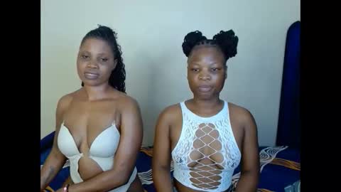 crystalxebony online show from March 16, 3:23 am