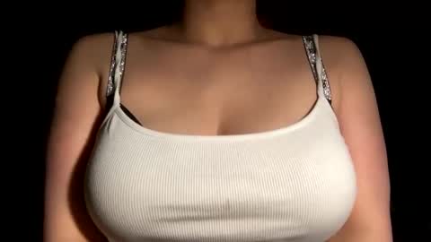 Snapshot of crystalyn777 chatting on April 13, 4:40 am crystalyn777 online show from April 13, 4:40 am