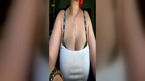 Snapshot of crystalyn777 chatting on June 11, 12:32 am crystalyn777 online show from June 11, 12:32 am