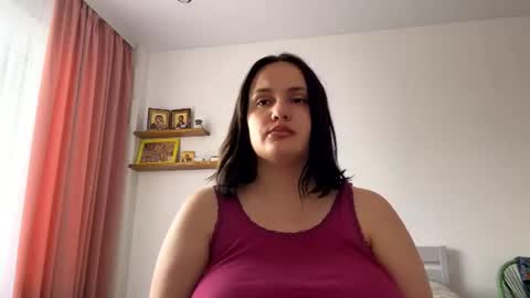 Snapshot of crystatragesser chatting on June 23, 2:04 pm Bett online show from June 23, 2:04 pm