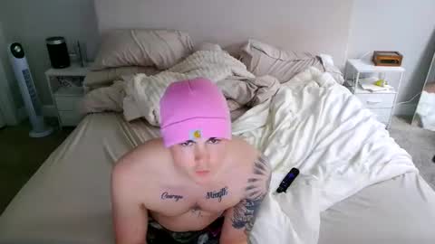 Snapshot of csecrets chatting on April 12, 9:31 pm csecrets online show from April 12, 9:31 pm