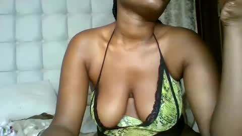 Snapshot of ctrl_cheeks chatting on December 10, 10:37 pm ctrl_cheeks online show from December 10, 10:37 pm