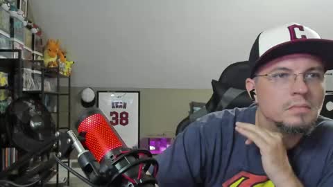 Snapshot of ctrlaltsexy chatting on April 7, 1:17 am CtrlAltPixelTwitchUncutstudxxxManyvids online show from April 7, 1:17 am