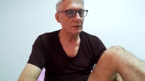 Snapshot of cucaio18 chatting on May 9, 8:30 am BIG UNCUT HARD COCK online show from May 9, 8:30 am